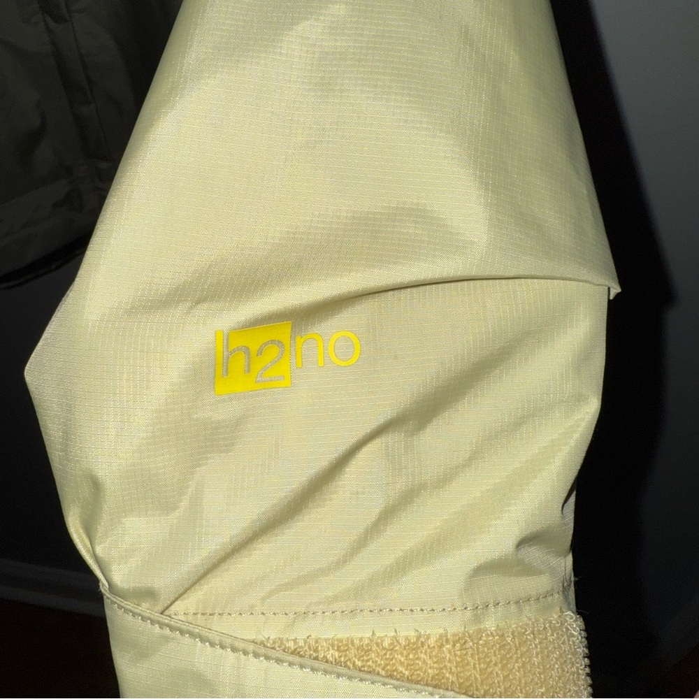 Patagonia Light Yellow and Gray Jacket - Picture 5 of 6
